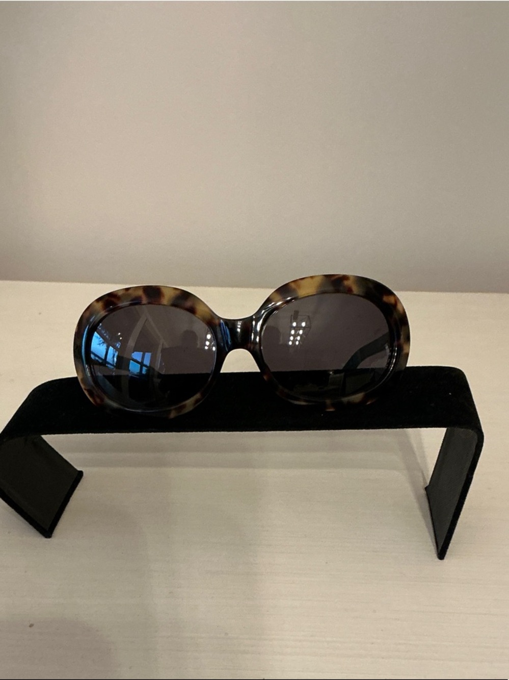 Authentic, Vera Wang Oversized Tortoiseshell Sunglasses with Dark Lenses